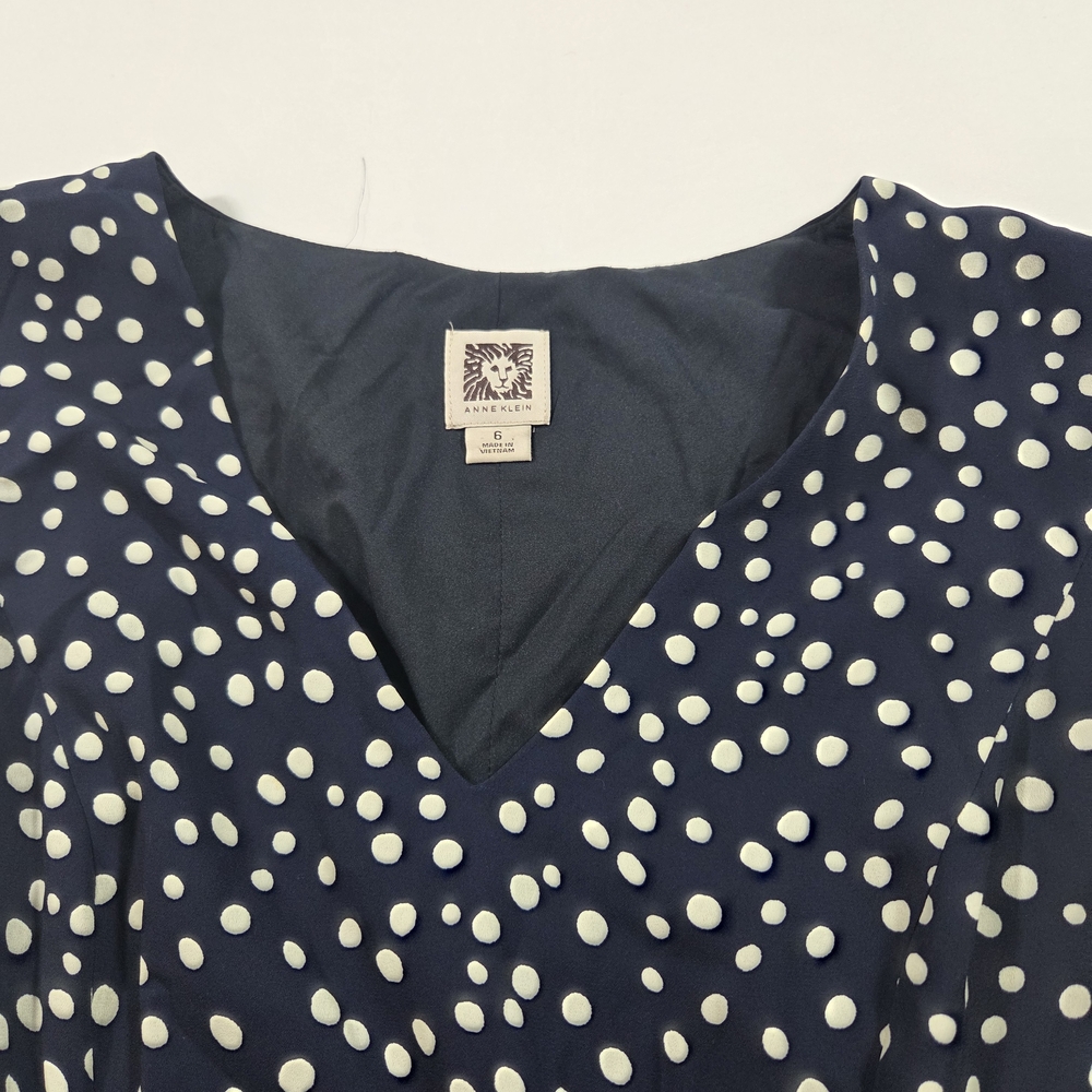 Anne Klein Dress Pleated Navy Polka Dot Midi Dress V Neck Woman's 6 Sleeveless - Picture 2 of 12